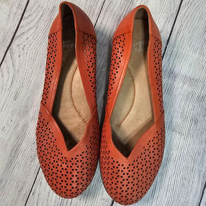 Dansko sz 36 salmon pink slip on flats